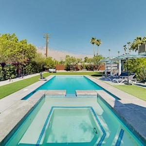 Palm Springs 3 Bedroom 2 Bathroom Home