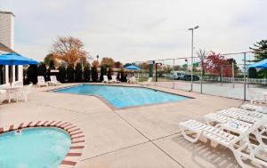 Hawthorn Suites By Wyndham Columbus North, Columbus