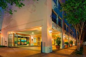 Sonesta ES Suites New Orleans Convention Center hotel near Ernest N. Morial Convention Center