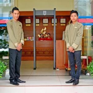 Gold Yadanar Hotel