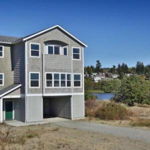 222 - Admirals Cove Seaside Getaway