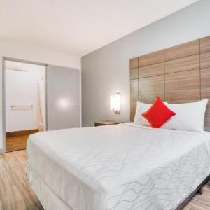 Hotels near Dallas Market Hall - Dallas Love Field Inn