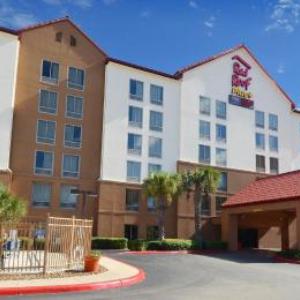 Red Roof Inn PLUS+ San Antonio Downtown - Riverwalk