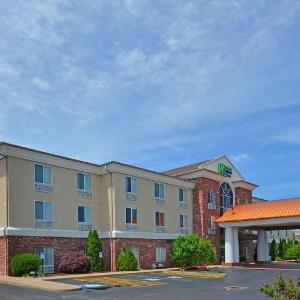 Holiday Inn Express Hotel & Suites Farmington