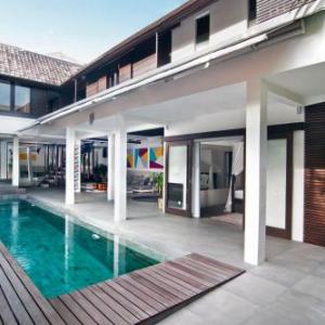 5BR Villa Sabtu - Minggu Villas Seminyak