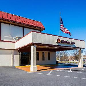 Quality Inn & Suites Airport