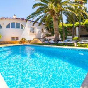 Villa Oasis by Abahana Villas