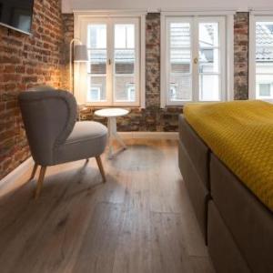 Square Rooms 20