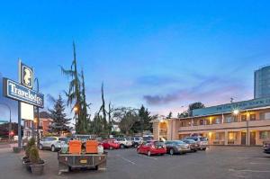 Travelodge by Wyndham Everett City Center, Everett