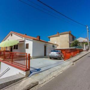 Apartment Antic S