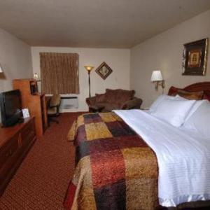 Hotels near Thunder Ridge Nature Arena - All American Inn & Suites Branson