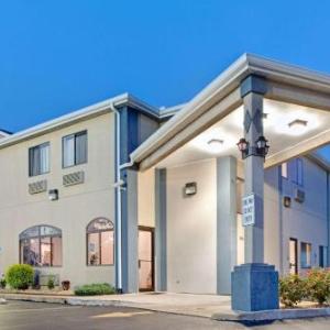 Norwood Hills Country Club Hotels - Travelodge by Wyndham St. Louis