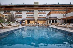 Highline Vail - a DoubleTree by Hilton, Vail