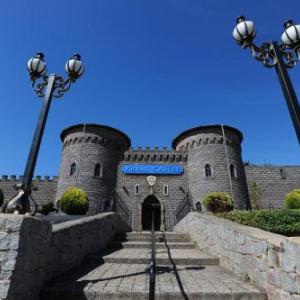 Meredith Supernatural Amphitheatre Hotels - Kryal Castle Ballarat