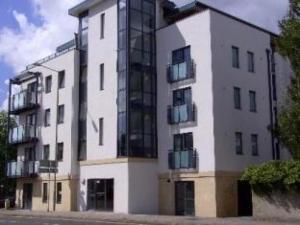 Cheltenham Plaza Apartments, Cheltenham