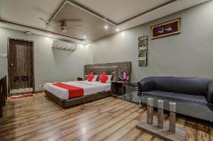 OYO 3511 Crystal Studio, Jamshedpur