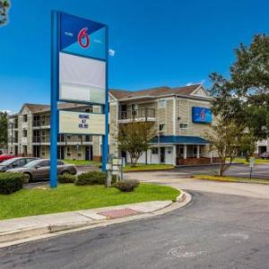 Motel 6-Jacksonville FL - South