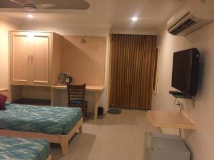 Hotel Sarthak, Bhopal