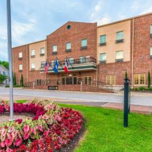 Hotels near Prather Coliseum - Chateau Saint Denis