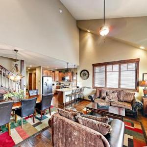 County Townhome 50 Townhouse