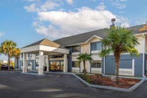 Comfort Inn & Suites - near Robins Air Force Base Main Gate, Warner Robins
