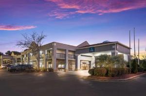 Clarion Pointe Forsyth I-75, Forsyth