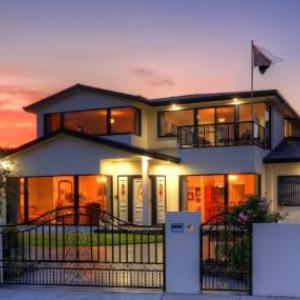 Birchwood, Devonport self-contained self catering accommodation
