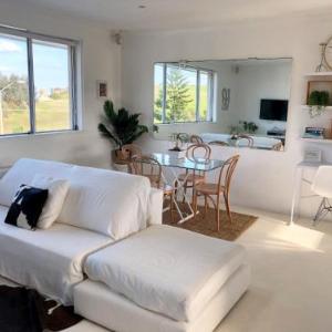Bondi Beach Getaway - A Bondi Beach Holiday Home