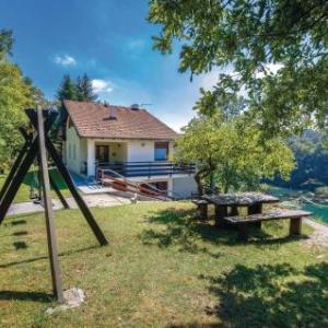 Three-Bedroom Holiday Home in Donji Zvecaj