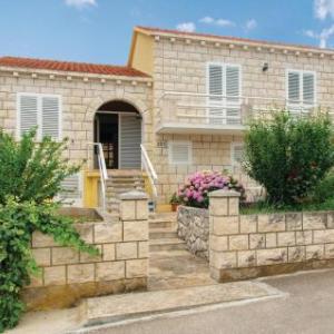 Two-Bedroom Apartment in Racisce