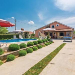 Four-Bedroom Holiday Home in Zemunik Donji