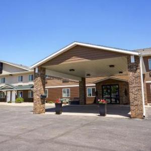 Hotels near Watertown Civic Arena - Quality Inn & Suites Watertown