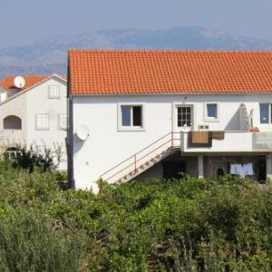 Apartments with parking space Supetar Brac - 5627