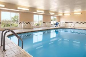 Country Inn & Suites by Radisson, Davenport, IA, Davenport