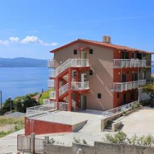 Apartments with parking space Stanici Omis - 10324