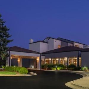 Louisville Billiards Club Hotels - Courtyard by Marriott Louisville East