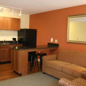 Hotels near North Carolina Transportation Museum - Affordable Suites Mooresville