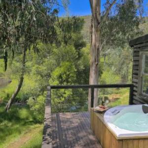 Lardner Park Hotels - Toorongo River Chalets