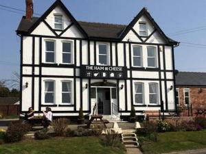 The Ham and Cheese, Pickering