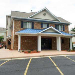 Hotels near Hampton Roads Convention Center - Studio 6-Hampton VA - Langley AFB Area