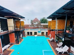 Retro Box Hotel Chumphon, Chumphon