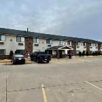 Economy Inn  Suites Cedar Rapids