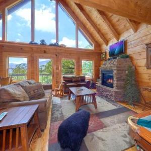 Bear Pause II 3 Bedrooms Sleeps 12 Mountain Views Pool Access Hot Tub