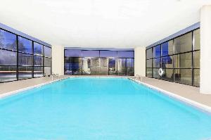 Days Inn & Suites by Wyndham SE Columbia Ft Jackson, Columbia