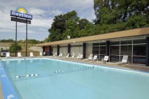 Days Inn by Wyndham Dubuque, Dubuque