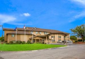 Quality Inn & Suites Lawrence - University Area, Lawrence