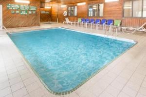 Days Inn & Suites by Wyndham Davenport East, Davenport
