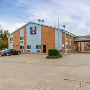 Motel 6-Davenport IA