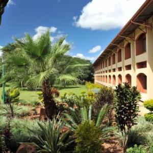 M'kango Golfview Hotel