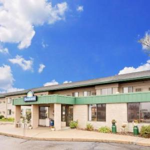 Hotels near La Crosse Center - Days Inn by Wyndham Winona